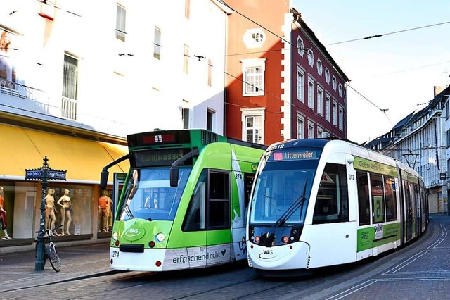 Ab 4. Mai sind wieder mehr Busse und Bahnen in Freiburg unterwegs.  | Foto: Thomas Kunz