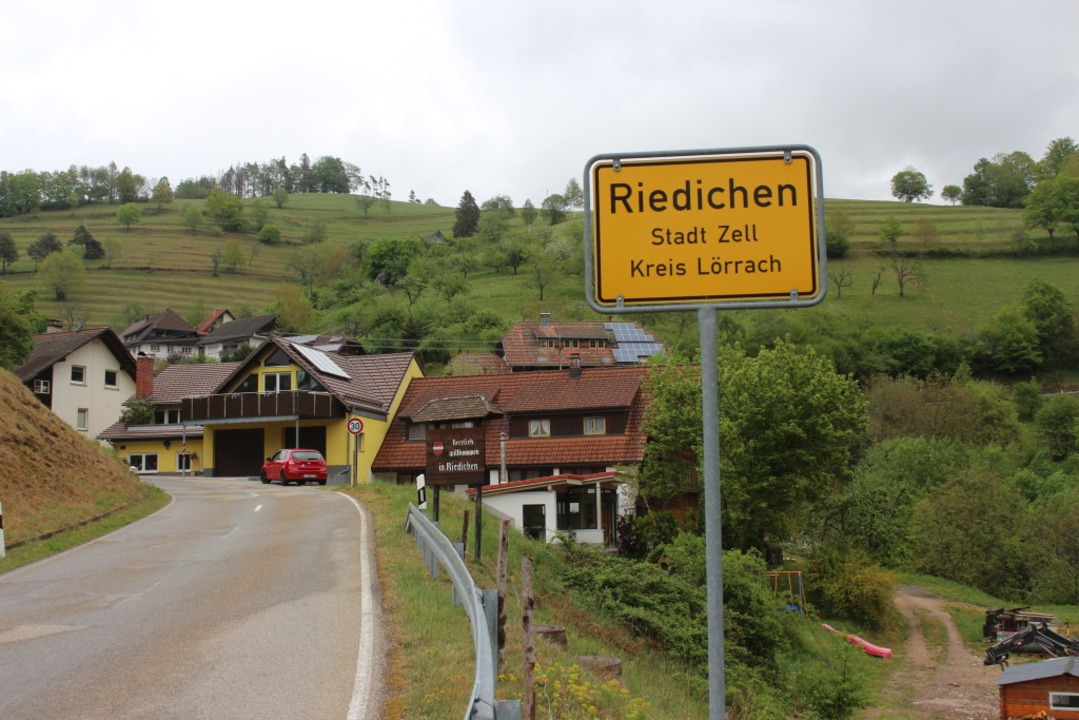 In Riedichen, einem idyllischen  Bergd..., hat sich ein Tötungsdelikt ereignet.  | Foto: Martin Klabund