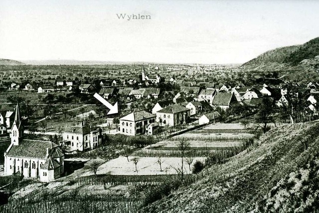 Das vierte Wyhlener Schulhaus von 1889...Rathaus  von 1867, heute Rathaushuser  | Foto: Helmut Bauckner