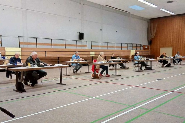 So sah die erste  Gemeinderatssitzung ...s. Abstand zu halten war kein Problem.  | Foto: Ralf H. Dorweiler