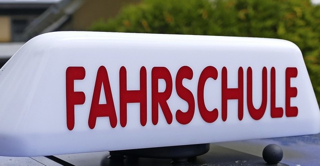 Die rund 15 Fahrschulen im Landkreis W...sitzender des Fahrlehrerverbands ein.   | Foto: Silas Schwab