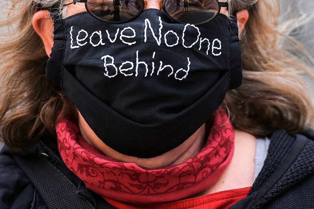 Symbolbild: Das Freiburger Seebrckenbndnis veranstaltet eine Aktion am 1. Mai.  | Foto: Andreas Arnold (dpa)