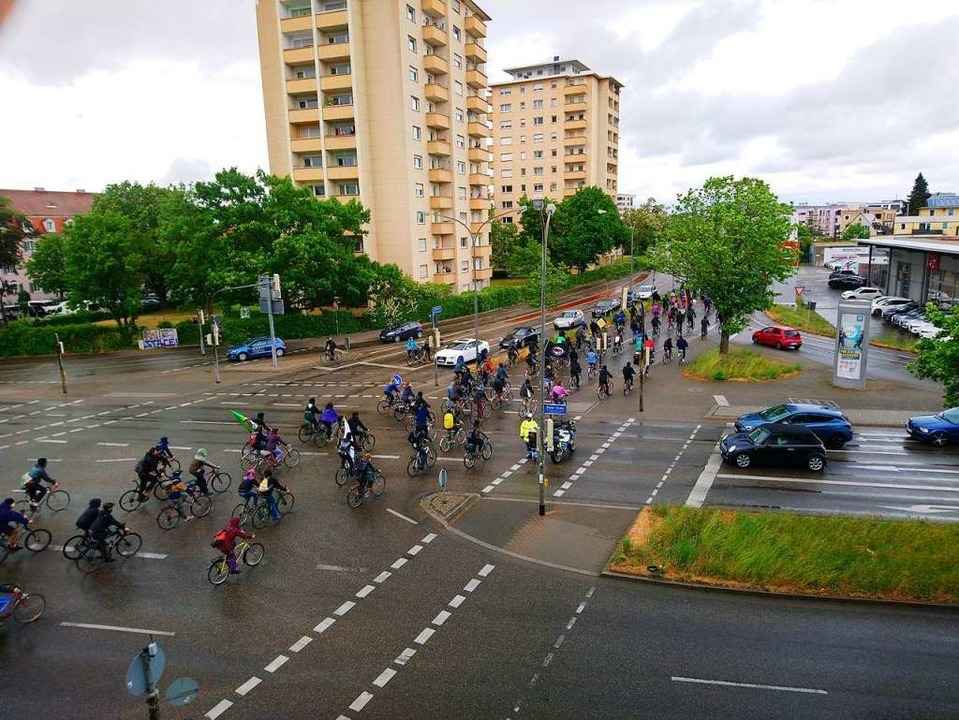 Fahrraddemo am Freiburger Pressehaus.  | Foto: Karl Heidegger