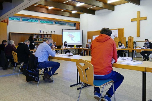 Mit Maskenpflicht und ausreichend Sich...e im evangelischen Gemeindehaus statt.  | Foto: Sarah Trinler