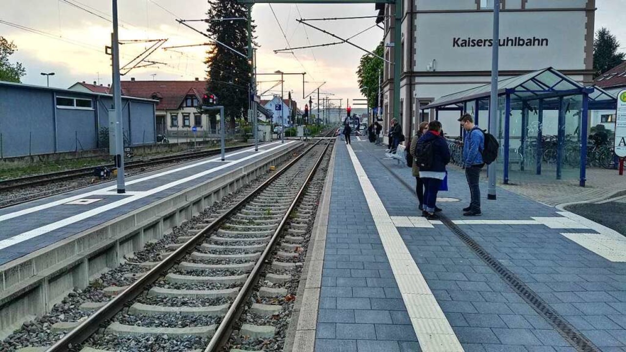 Auch am Kaiserstuhl sollen zum Schulstart wieder mehr Züge verkehren.  | Foto: Martin Wendel