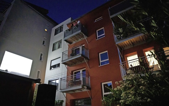 Filme gucken vom Balkon aus, das ist jetzt in Freiburg möglich. | Foto: Mayada Wadnomiry Filme gucken vom Balkon aus, das ist jetzt in Freiburg möglich. | Foto: Mayada Wadnomiry