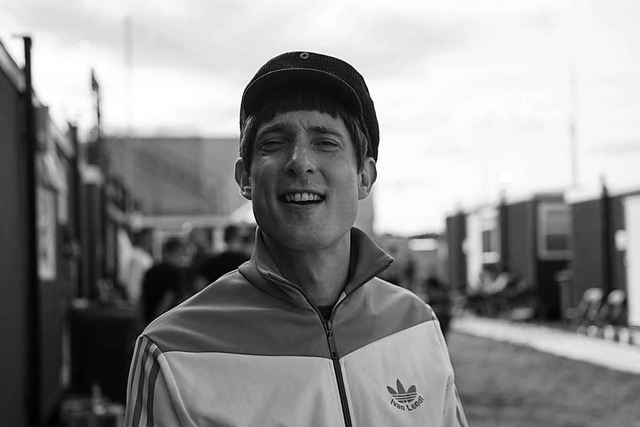 Vor kurzem war Gerry Cinnamon noch ein...ft er groe Hallen binnen Minuten aus.  | Foto: Paul Gallagher
