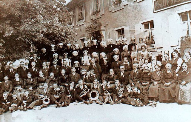 Hochzeitsgesellschaft von Kreuzbauer G...m &#8222;Hirschen&#8220; in Ohrensbach  | Foto: Arbeitskreis Glottertler Ortsgeschichte