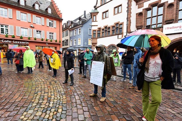 Beim Protest auf dem Rathausplatz herr...nders sah es auf dem Mnsterplatz aus.  | Foto: Rita Eggstein