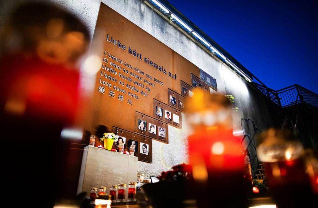 Wo vor zehn Jahren 21 Menschen starben, ist heute eine Gedenkstätte.  | Foto: Marcel Kusch (dpa)