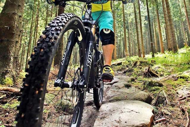 Egal ob Wandern oder Mountainbiken: Sp... ein wichtiger Ausgleich (Symbolbild).  | Foto: Jan Woitas