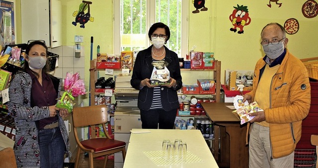 Silke Eckert-Lion, die Leiterin der St...Spenden und Präsente der Bevölkerung. | Foto: Laetitia Barnick Silke Eckert-Lion, die Leiterin der St...Spenden und Präsente der Bevölkerung. | Foto: Laetitia Barnick