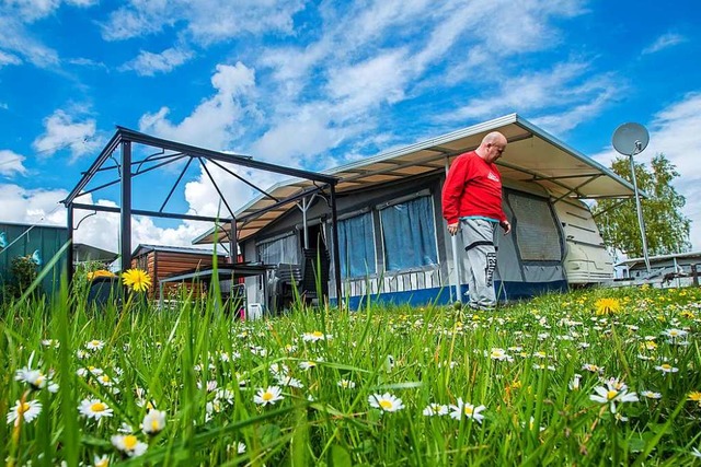 Die Dauercamper drfen wieder in ihren Wohnwagen einziehen.  | Foto: Jens Bttner (dpa)