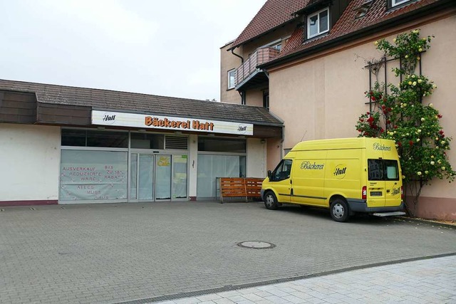 Verhngte Fenster und ein verwaister Parkplatz  | Foto: Ulrike Derndinger