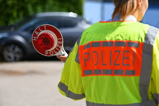 Die Polizei sicherte den Verkehr bei e...auf der Bundesstrae 317 (Symbolbild).  | Foto: Jonas Hirt