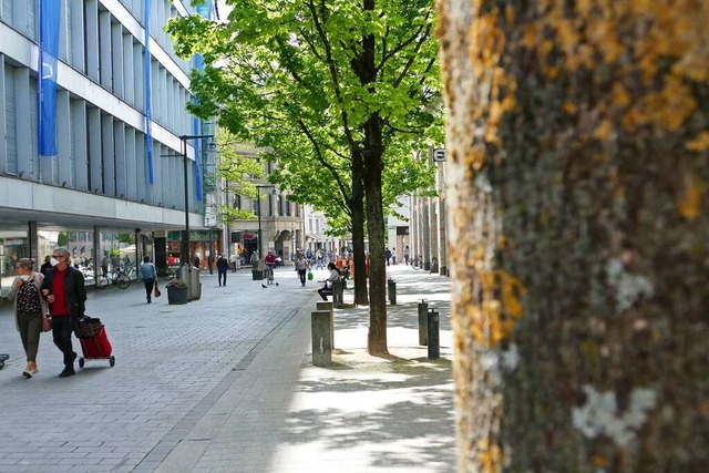 Die Innenstadt wird langsam wieder bel... vom Normalbetrieb noch weit entfernt.  | Foto: Nina Witwicki