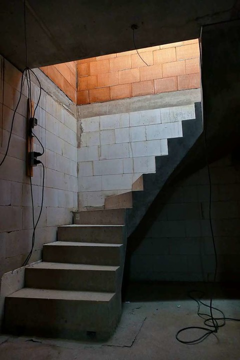 Auch im Gebäudeinneren führt eine Treppe in das Untergeschoss.  | Foto: Manfred Frietsch