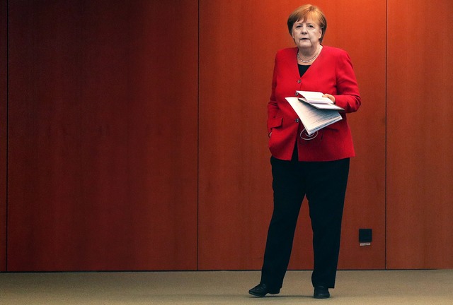 Merkel  dankte den Brgern fr ihr  be...e Pandemie sei noch nicht berstanden.  | Foto: MICHAEL SOHN (AFP)