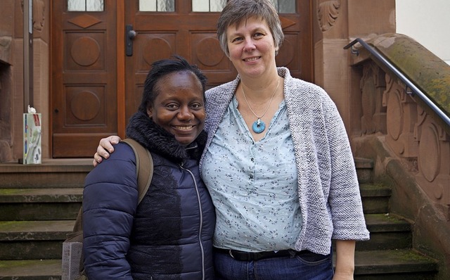 Doroth aus Nigeria (l.) und Tanja Ritter, die sie betreut hat   | Foto: Christine Storck-Haupt