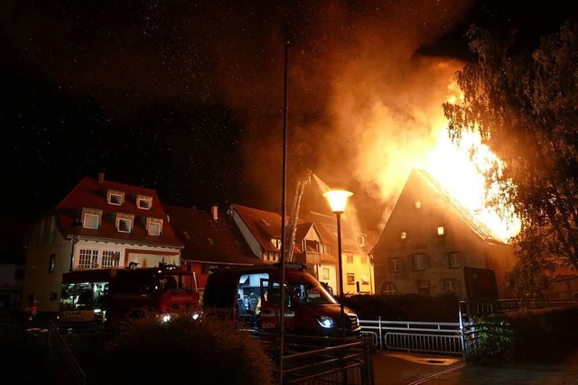 Ende April brannte das E-Werk in Kenzi...un ein defekter Trockner gewesen sein.  | Foto: Feuerwehr Kenzingen