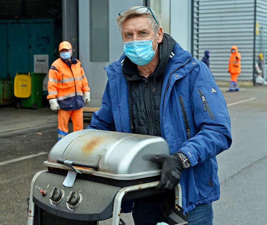 Antoine Barb hat einen alten Grill aus...en der Corona-Krise die Zeit dazu hat.  | Foto: Michael Bamberger