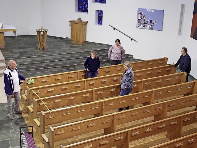 Der Gottesdienst in der evangelischen ...ichend Abstand der Glubigen mglich.   | Foto: Karl-Wilhelm Frommeyer