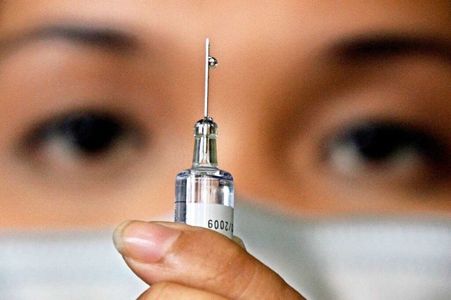 Eine Konstanzer Pharmakologin führt di...hon bald wieder zurück an die Spritze. | Foto: A2800 epa Francis R. Malasig Eine Konstanzer Pharmakologin führt di...hon bald wieder zurück an die Spritze. | Foto: A2800 epa Francis R. Malasig