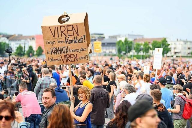 Tausende demonstrieren in Stuttgart gegen Corona-Beschrnkungen