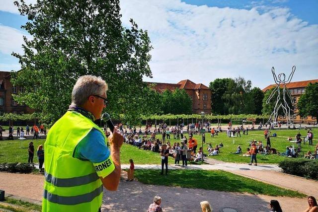 Rund 400 demonstrieren in Offenburg gegen Einschrnkungen des Grundgesetzes