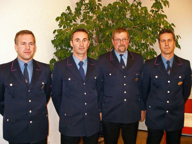 Die neue Fhrungsspitze der Feuerwehr ...seinen Stellvertreter Peter Gerber ab.  | Foto: Barbara Schmidt