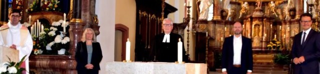 Dekan Matthias Brkle, Regina Brischle...n Gedenkgottesdienst in Heilig Kreuz.   | Foto: barbara Puppe