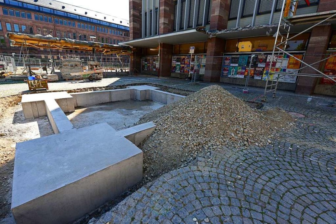 Die vorbereitenden Arbeiten fr die Sa...s Kollegiengebudes II haben begonnen.  | Foto: Ingo Schneider