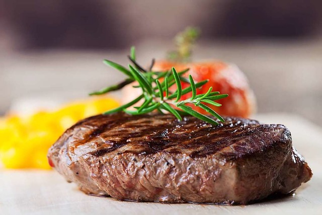 Wer Fleisch mag, verzichtet nur ungern auf ein saftiges Steak.   | Foto: Bernd Jrgens  (stock.adobe.com)
