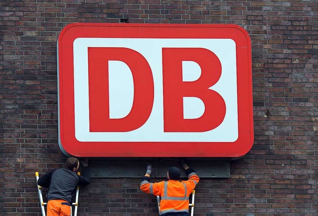 Schon vor der Corona-Pandemie hatte die Deutsche Bahn enorme finanzielle Sorgen.  | Foto: Federico Gambarini (dpa)