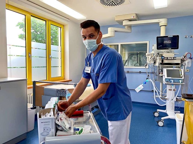 Daniel Buss arbeitet auf der Intensivstation des Kreiskrankenhauses Lrrach.  | Foto: Kliniken des Landkreises Lrrach