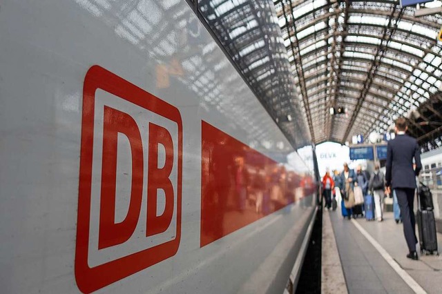 In Corona-Zeiten reisen bis zu 90 Proz...nschen mit der Bahn als vor der Krise.  | Foto: bilderstoeckchen  (stock.adobe.com)