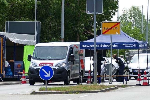 rger ber Grenzkontrollen an der Rheinbrcke wchst