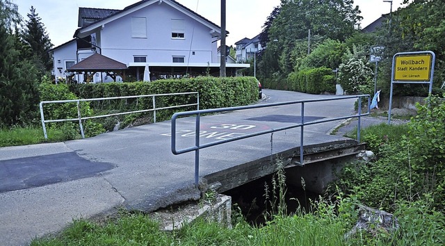 Die Brcke ber den Wollbach am Zielrebenweg soll erneuert werden.  | Foto: Jutta Schtz