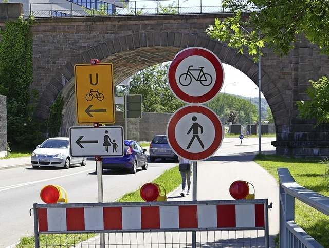 Noch stehen die Absperrungen.   | Foto: Sabine Ehrentreich