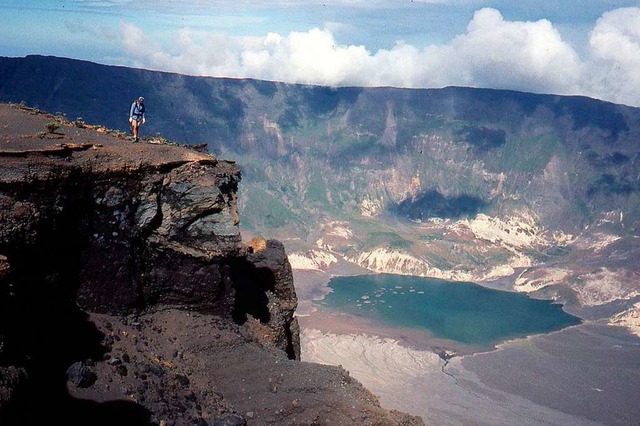 Am Vulkan Tambora ereignete sich die g...te, soweit das historisch fassbar ist.  | Foto: epa URI