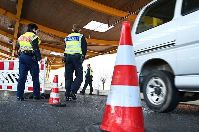 Deutsche Grenzkontrolle in Kreuzlingen am Bodensee  | Foto: Felix Kstle (dpa)