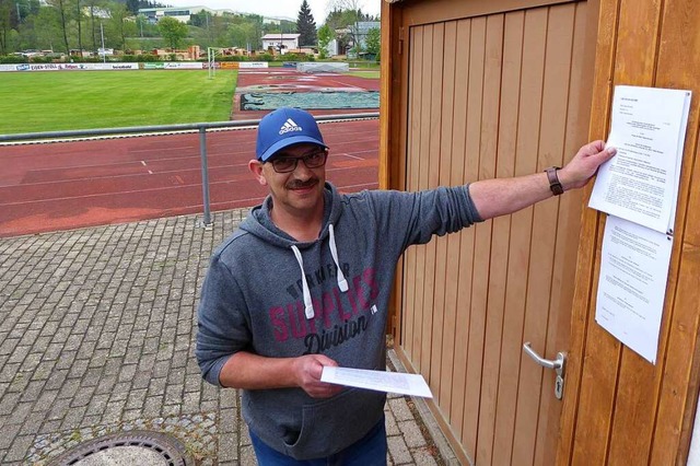 Gut ersichtlich hat Horst Raier die R...m Jahnstadion aufgestellt worden sind.  | Foto: Peter Stellmach