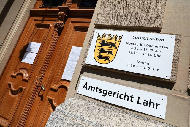 Vor dem Amtsgericht Lahr musste sich e...r und Freiheitsberaubung verantworten.  | Foto: Christoph Breithaupt