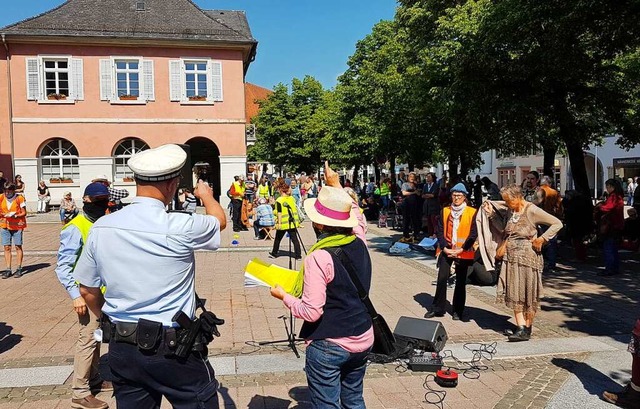 Gegen die Corona-Beschrnkungen wurde in Schopfheim erneut demonstriert.  | Foto: Gerald Nill