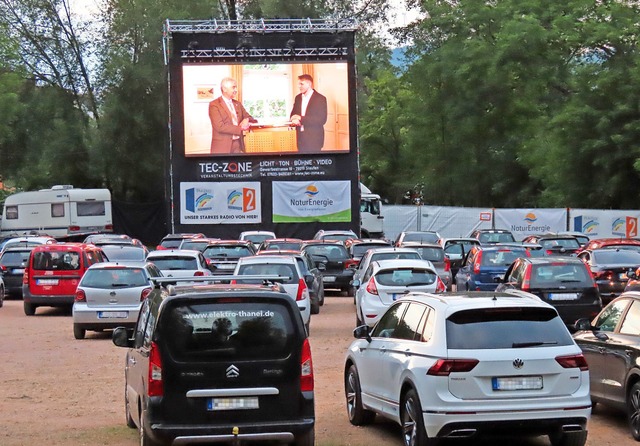 Bis Sonntagabend gastiert das Autokino...eine gute Sicht aus den Autos heraus.   | Foto: Gerd Leutenecker