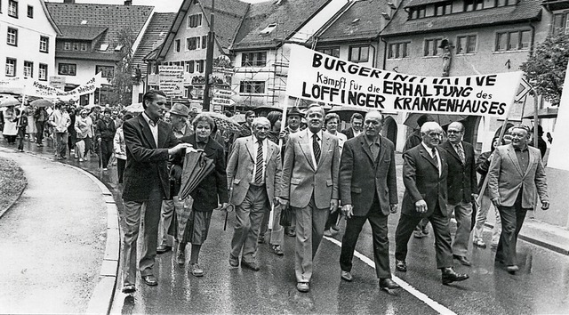 Protest gegen Schlieung 1981: Die Lf...aul Bugger (vorne, Dritter von links).  | Foto: Archiv Roland Weis
