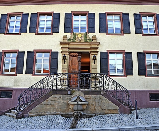 Im Rathaus in Ebringen  wird das Obergeschoss umgebaut.  | Foto: Andrea Gallien