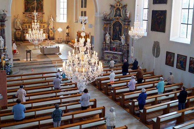 Zum ersten Gottesdienst in Schliengen in Corona-Zeiten kamen rund 30 Katholiken.  | Foto: Silke Hartenstein