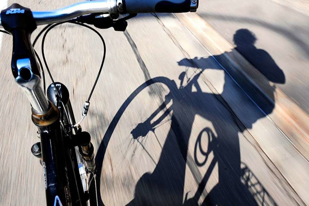 Zwei Radfahrer Verletzen Sich Bei Zusammenstoß In Freiburg Schwer ...