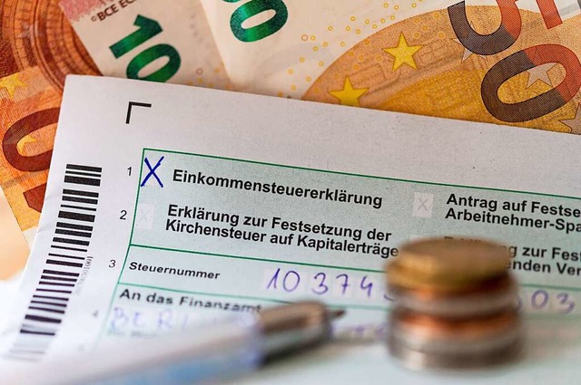 Jeder, der mehr als 410 Euro Kurzarbei...chtet, eine Steuererklrung abzugeben.  | Foto: Monika Skolimowska